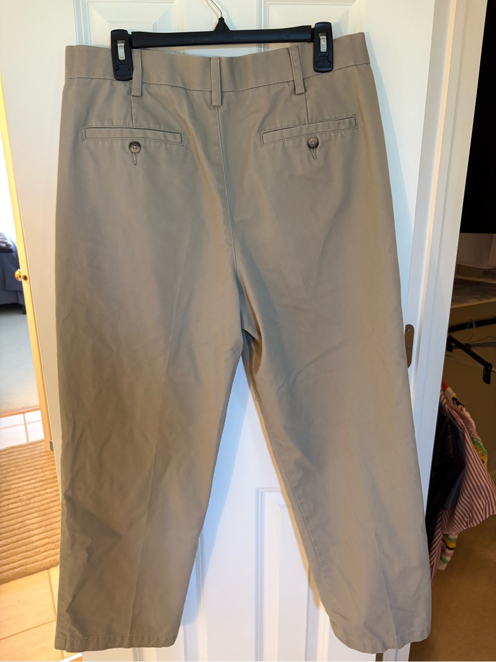 Croft and Barrow Classic Men's Khaki Pleated Pants, Size 34/29 - Picture 2 of 4